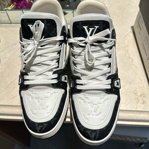 LV men sneaker